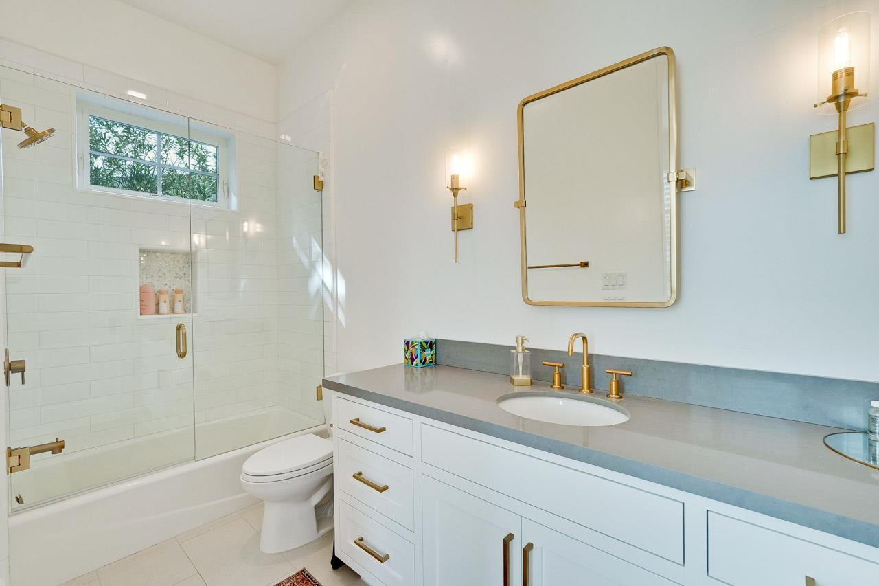 Detail Gallery Image 57 of 62 For 215 E Edith Ave, Los Altos,  CA 94022 - 5 Beds | 4/1 Baths