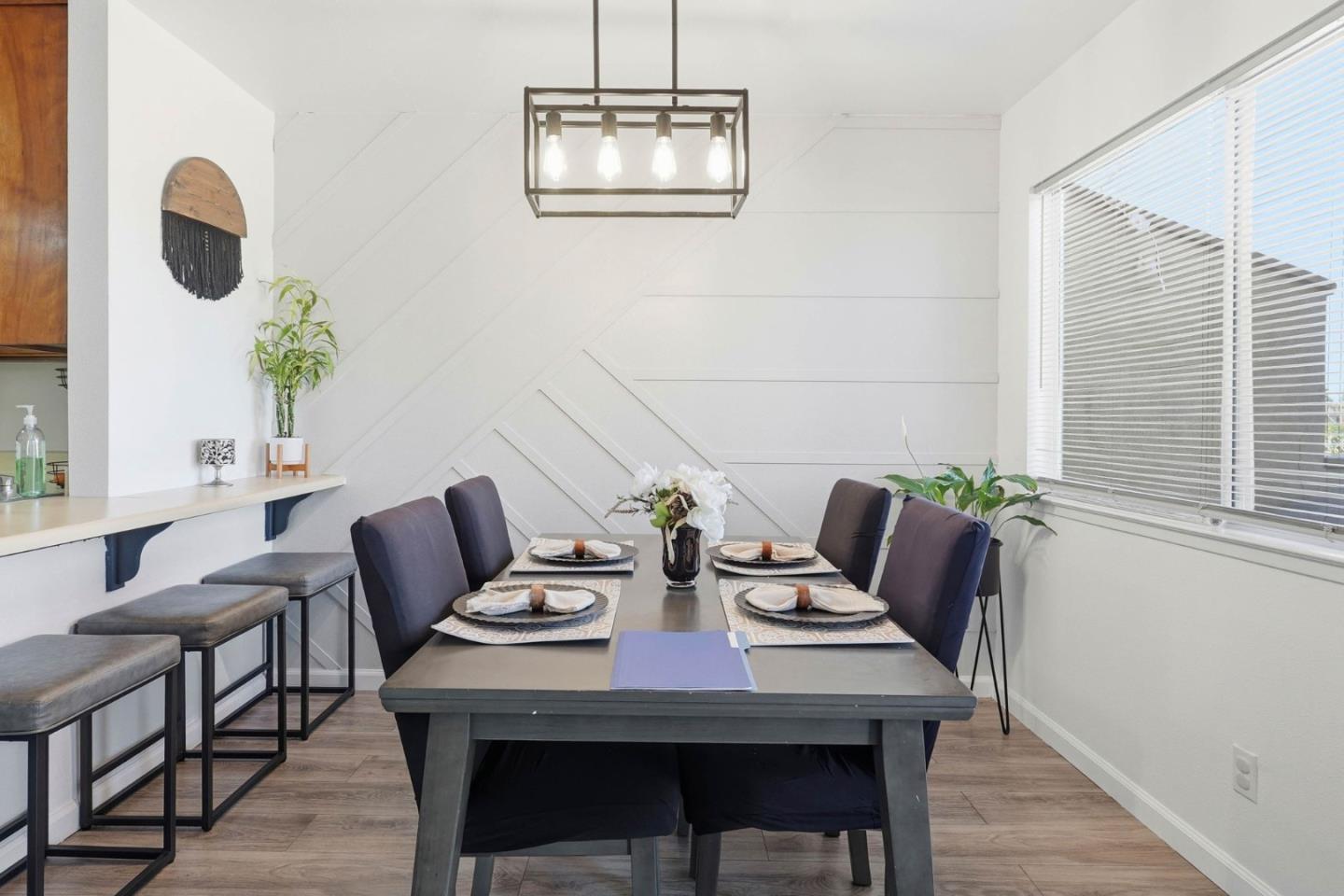 Detail Gallery Image 10 of 48 For 1055 Padre Dr #2,  Salinas,  CA 93901 - 2 Beds | 1 Baths