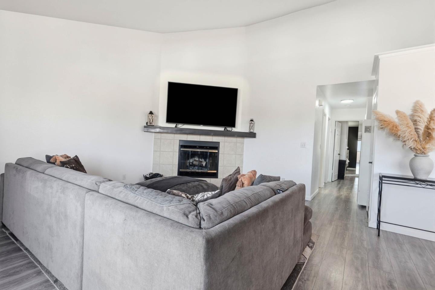 Detail Gallery Image 6 of 48 For 1055 Padre Dr #2,  Salinas,  CA 93901 - 2 Beds | 1 Baths