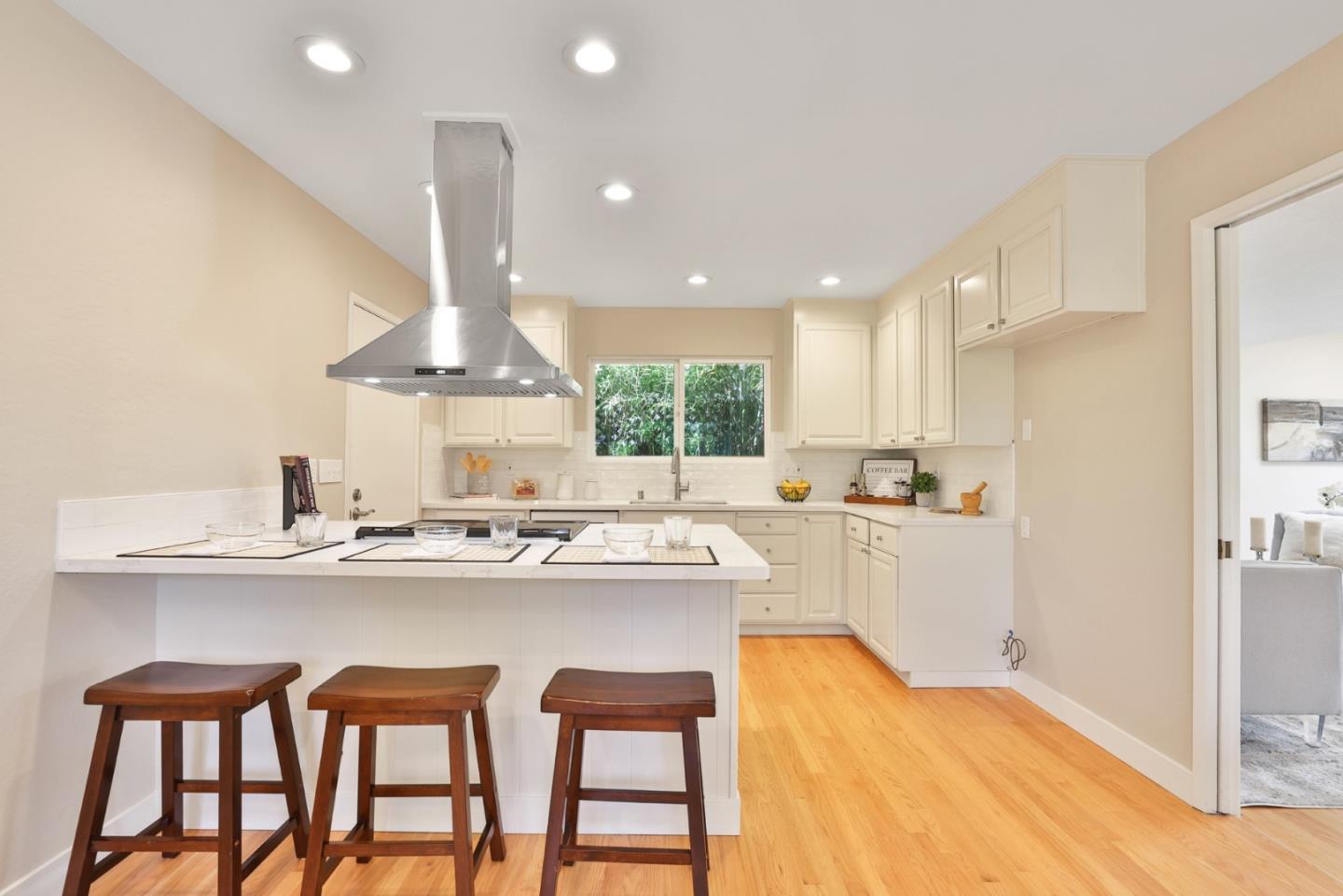 Detail Gallery Image 8 of 32 For 3443 Yuba Ave, San Jose,  CA 95117 - 3 Beds | 2 Baths