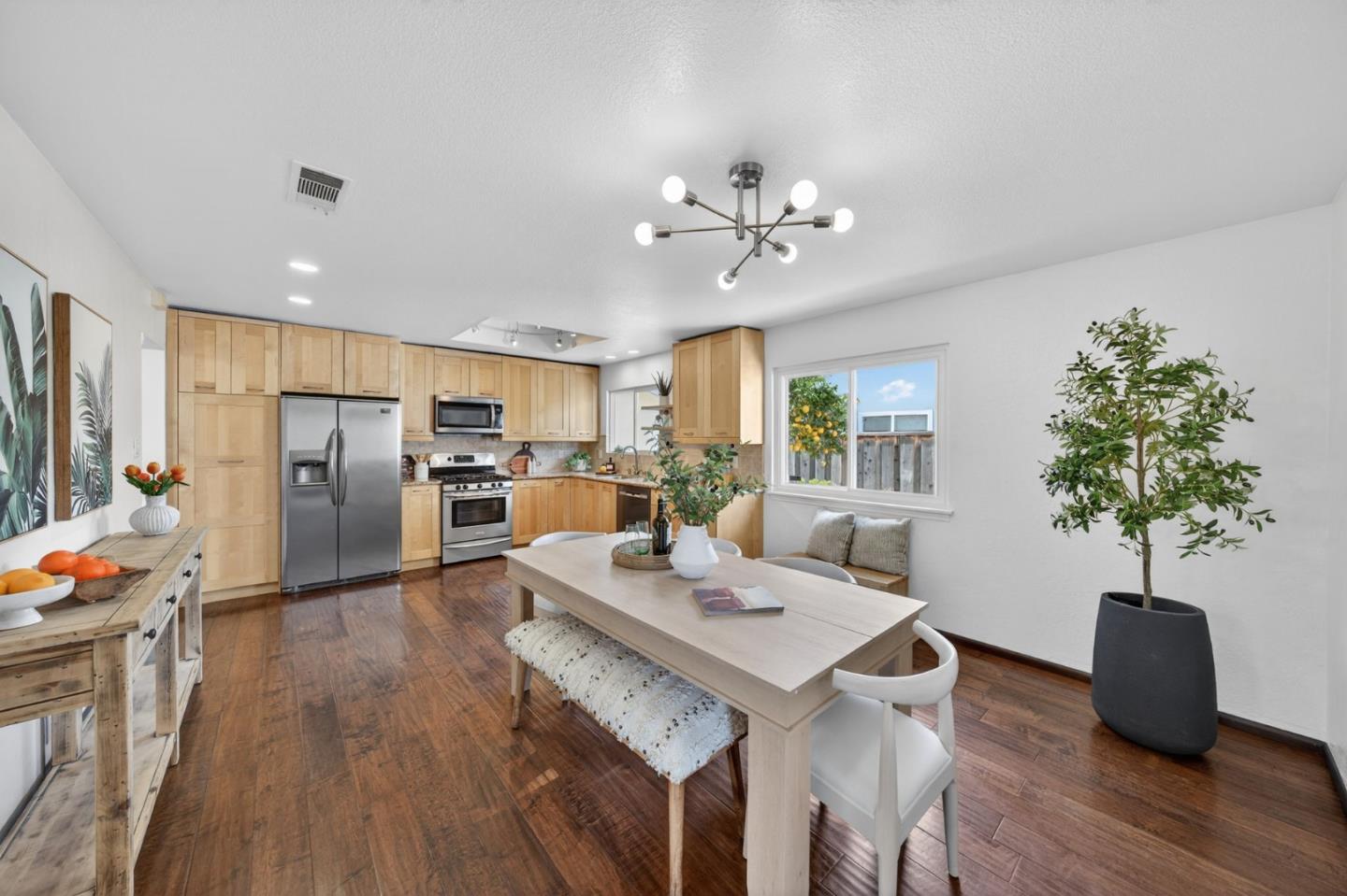 Detail Gallery Image 10 of 38 For 559 Yurok Cir, San Jose,  CA 95123 - 4 Beds | 2 Baths