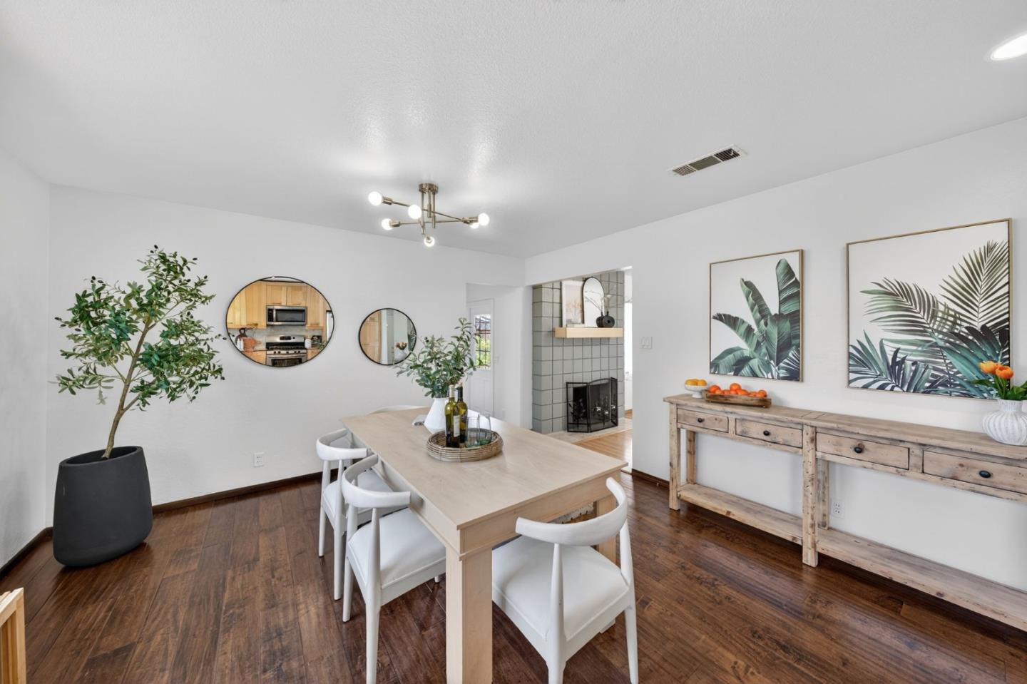 Detail Gallery Image 11 of 38 For 559 Yurok Cir, San Jose,  CA 95123 - 4 Beds | 2 Baths