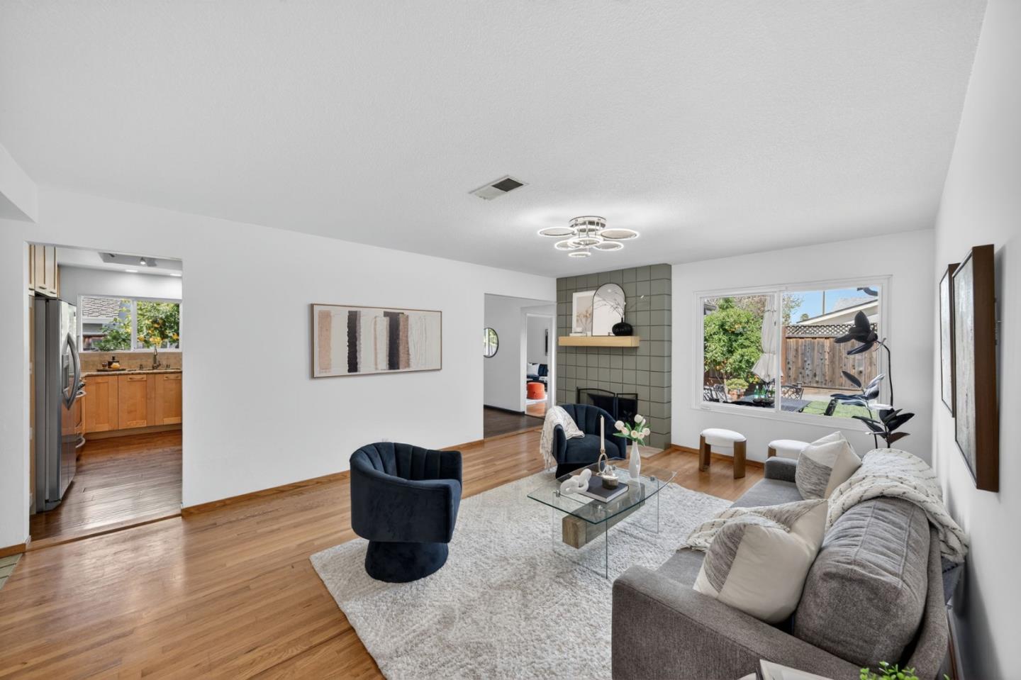 Detail Gallery Image 5 of 38 For 559 Yurok Cir, San Jose,  CA 95123 - 4 Beds | 2 Baths