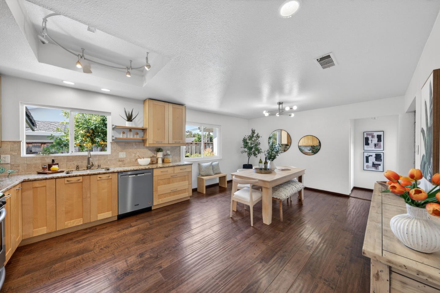 Detail Gallery Image 9 of 38 For 559 Yurok Cir, San Jose,  CA 95123 - 4 Beds | 2 Baths