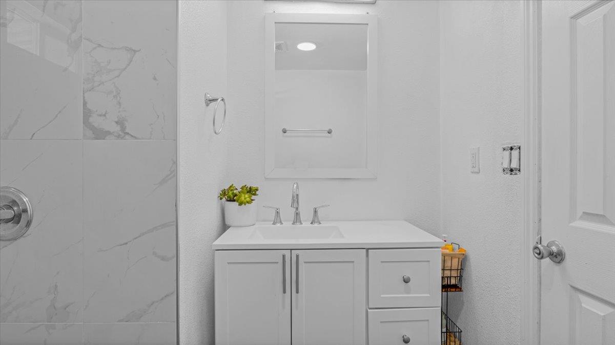 Detail Gallery Image 10 of 16 For 20 Russell Road #69,  Salinas,  CA 93906 - 4 Beds | 0 Baths