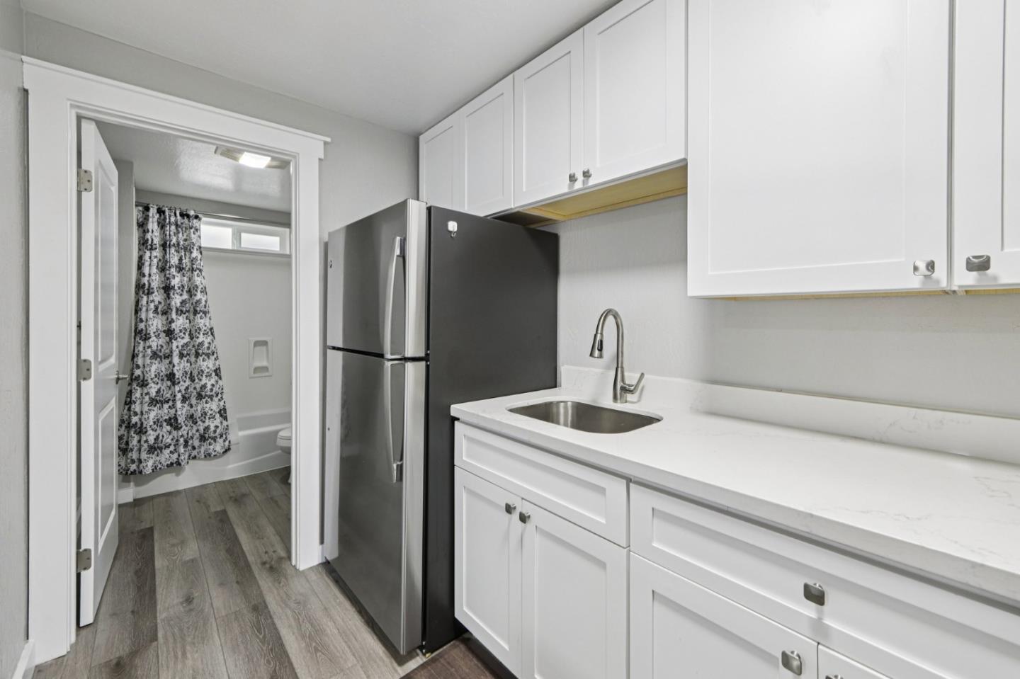 Detail Gallery Image 7 of 25 For 2745 E 10th St, Oakland,  CA 94601 - 6 Beds | 2 Baths