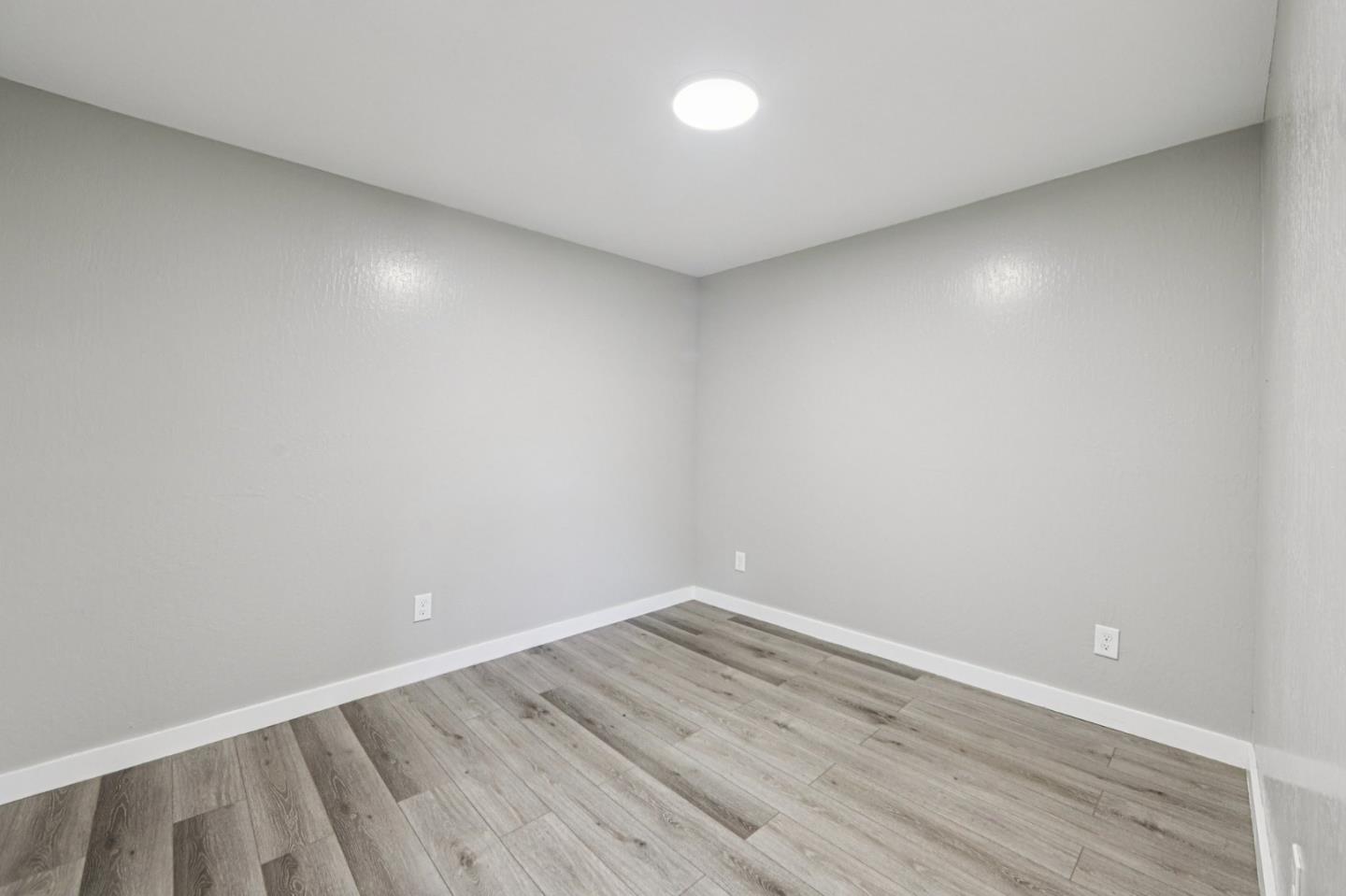 Detail Gallery Image 10 of 25 For 2745 E 10th St, Oakland,  CA 94601 - – Beds | – Baths