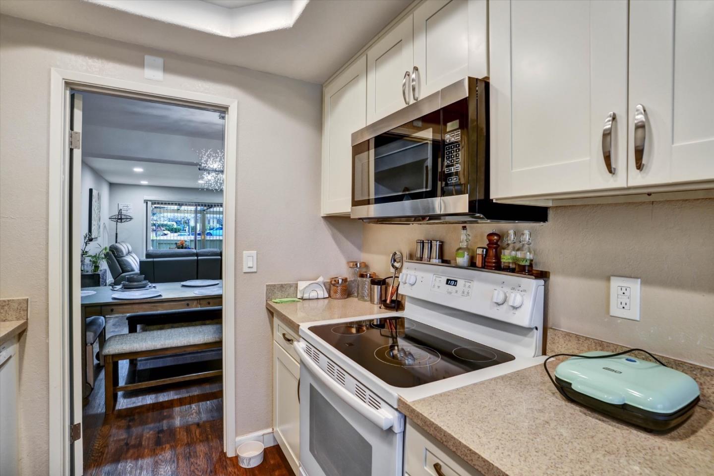 Detail Gallery Image 13 of 60 For 5559 Cribari Cir, San Jose,  CA 95135 - 2 Beds | 2 Baths