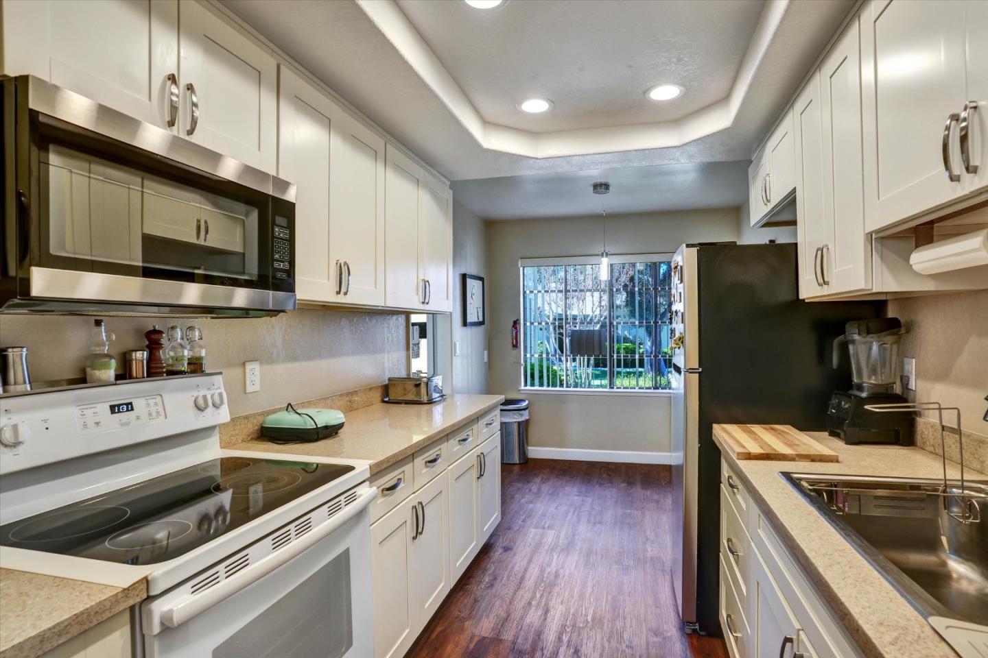 Detail Gallery Image 14 of 60 For 5559 Cribari Cir, San Jose,  CA 95135 - 2 Beds | 2 Baths