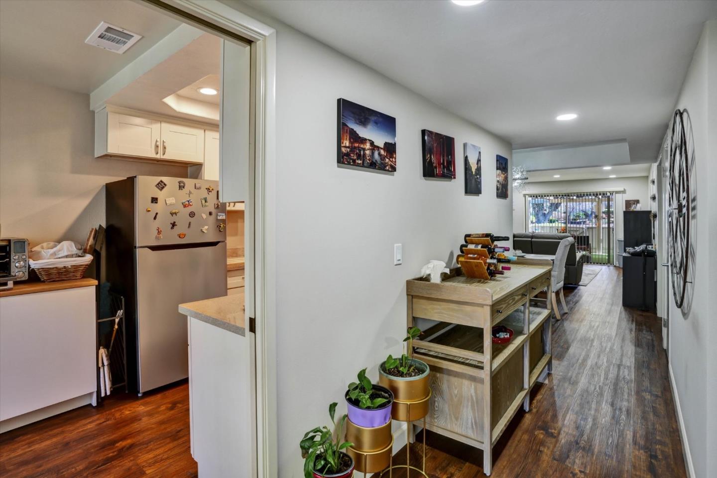 Detail Gallery Image 8 of 60 For 5559 Cribari Cir, San Jose,  CA 95135 - 2 Beds | 2 Baths