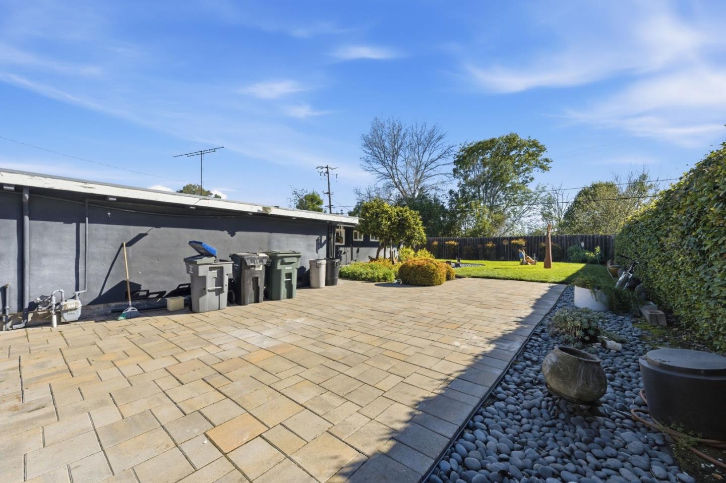 Detail Gallery Image 16 of 33 For 1225 Manzano Way, Sunnyvale,  CA 94089 - 3 Beds | 2 Baths