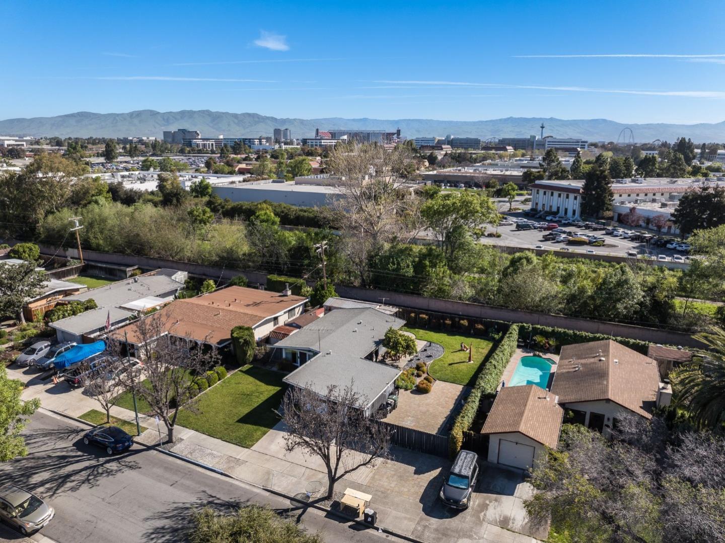 Detail Gallery Image 28 of 33 For 1225 Manzano Way, Sunnyvale,  CA 94089 - 3 Beds | 2 Baths