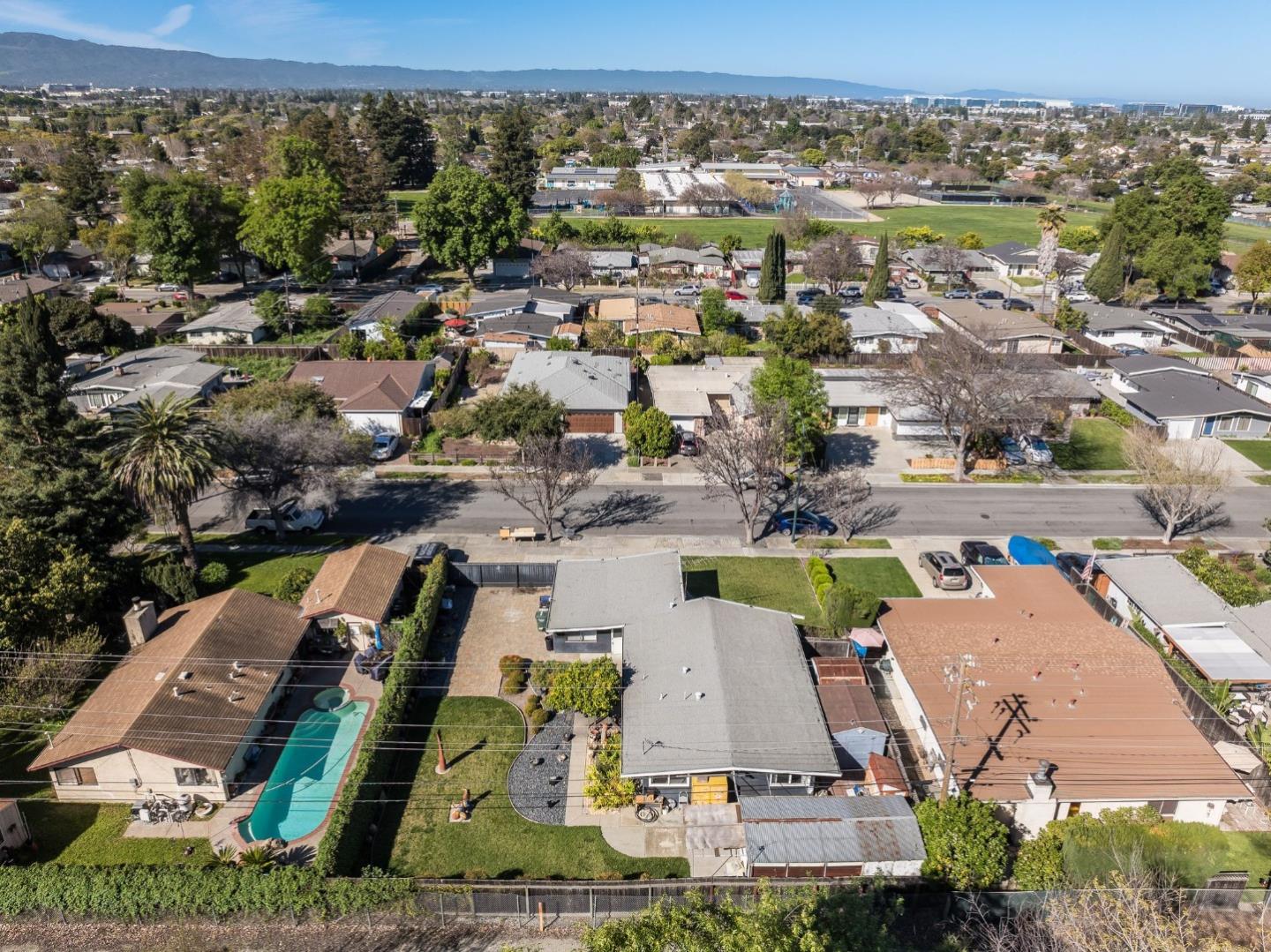 Detail Gallery Image 31 of 33 For 1225 Manzano Way, Sunnyvale,  CA 94089 - 3 Beds | 2 Baths