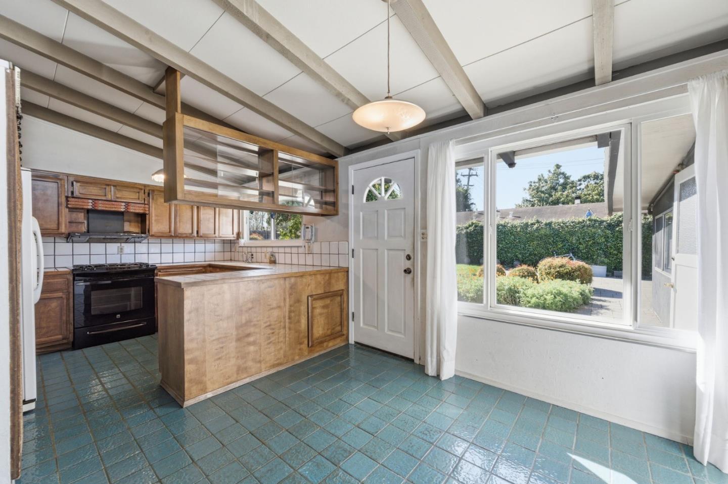 Detail Gallery Image 5 of 33 For 1225 Manzano Way, Sunnyvale,  CA 94089 - 3 Beds | 2 Baths