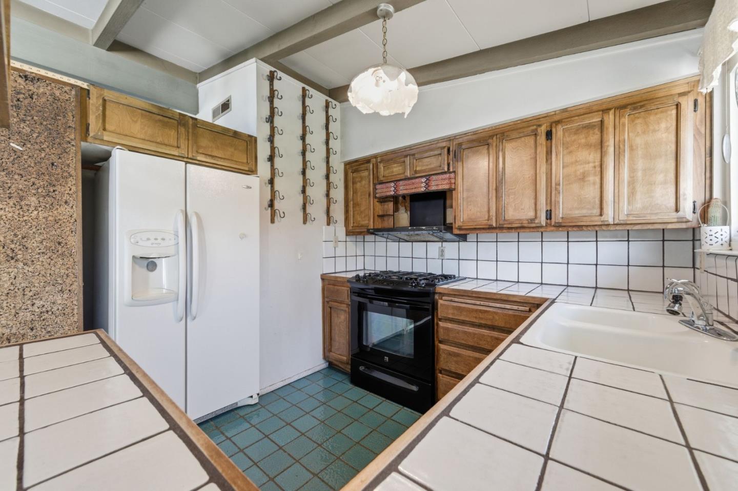 Detail Gallery Image 7 of 33 For 1225 Manzano Way, Sunnyvale,  CA 94089 - 3 Beds | 2 Baths