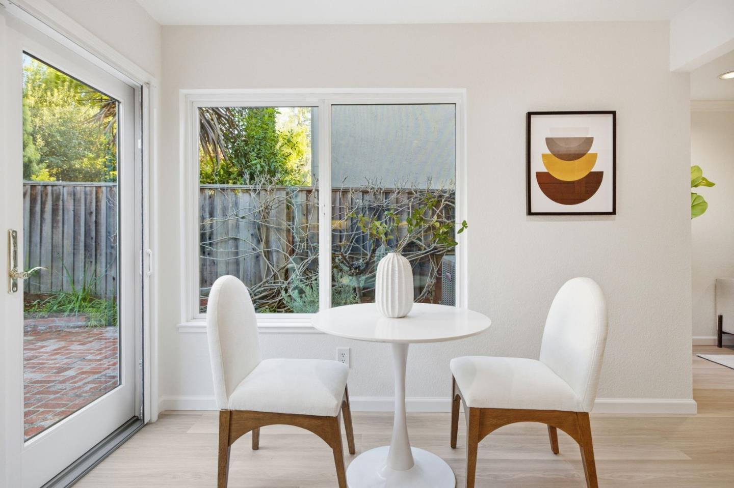 Detail Gallery Image 13 of 33 For 1005 Cardiff Ln, Redwood City,  CA 94061 - 4 Beds | 2/1 Baths