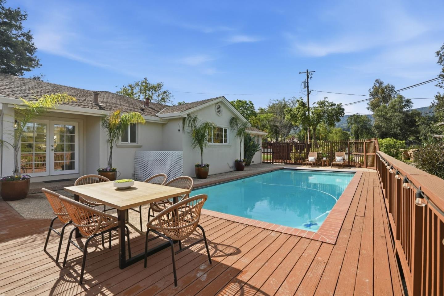 Detail Gallery Image 26 of 59 For 1555 Plateau Ave, Los Altos,  CA 94024 - 3 Beds | 2 Baths