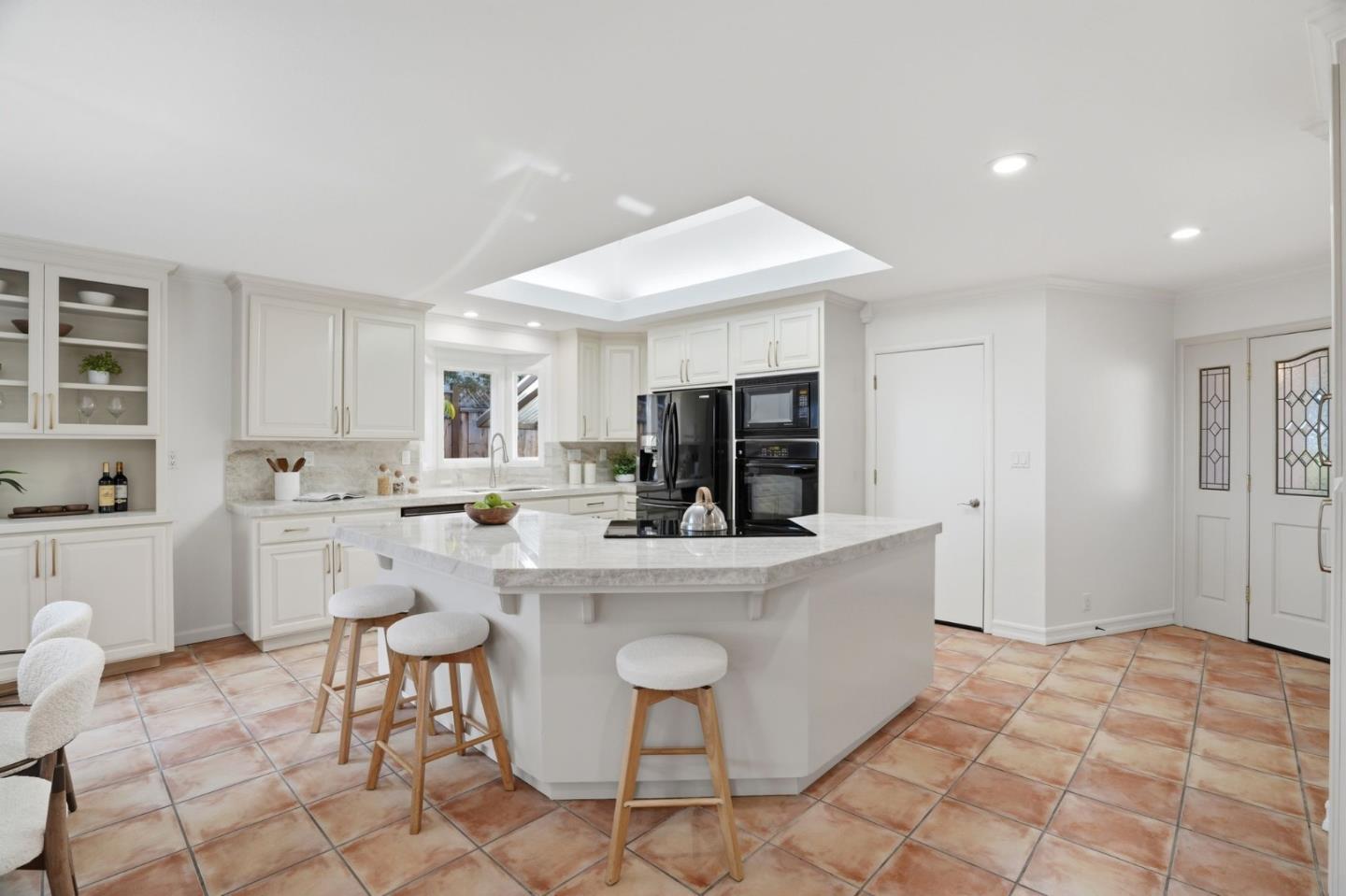 Detail Gallery Image 3 of 59 For 1555 Plateau Ave, Los Altos,  CA 94024 - 3 Beds | 2 Baths