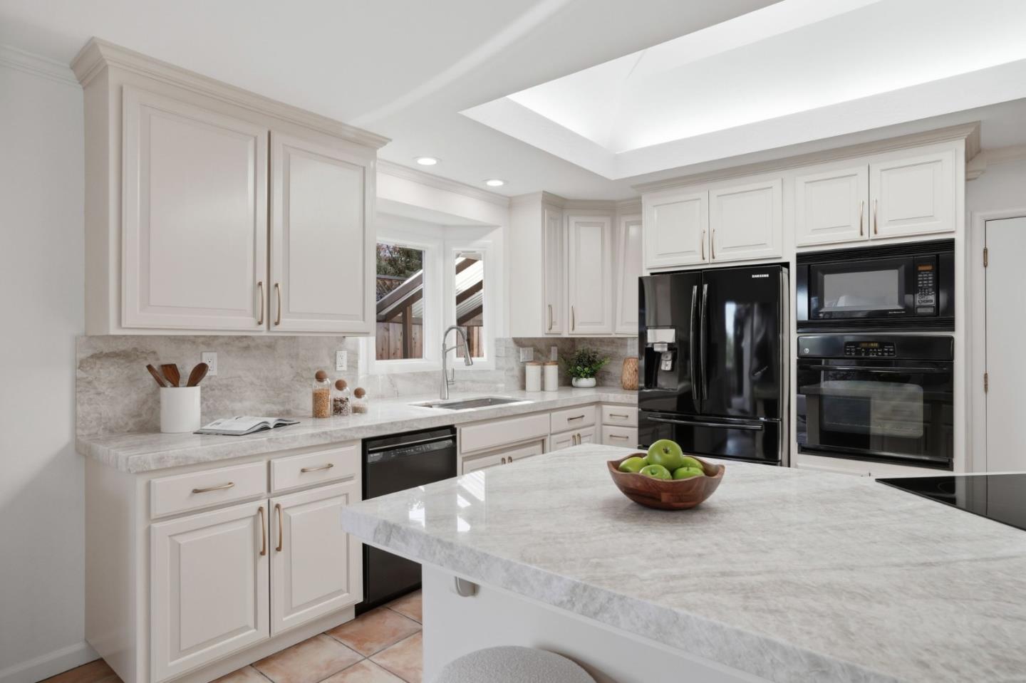 Detail Gallery Image 4 of 59 For 1555 Plateau Ave, Los Altos,  CA 94024 - 3 Beds | 2 Baths