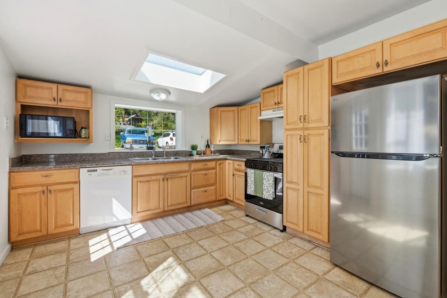 Detail Gallery Image 10 of 37 For 71 Woodmill Ln, Felton,  CA 95018 - 2 Beds | 2 Baths