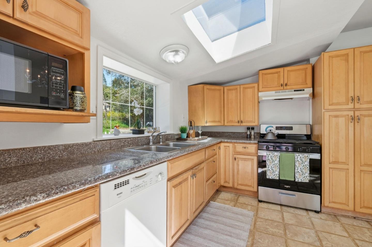 Detail Gallery Image 12 of 37 For 71 Woodmill Ln, Felton,  CA 95018 - 2 Beds | 2 Baths