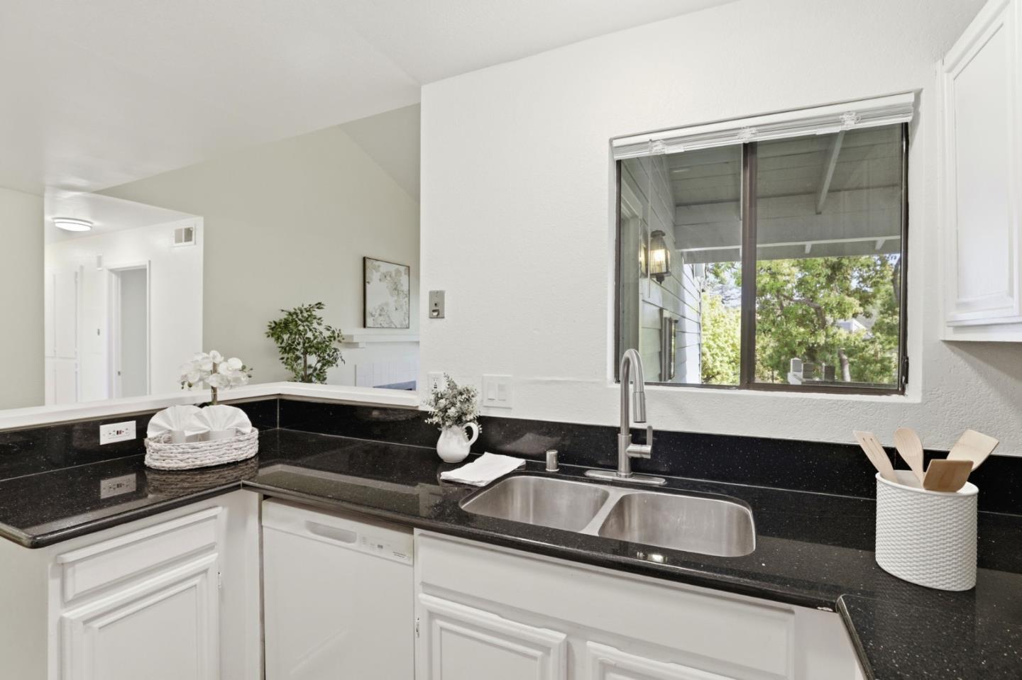 Detail Gallery Image 8 of 25 For 3685 Nutwood Ter #313,  Fremont,  CA 94536 - 2 Beds | 2 Baths