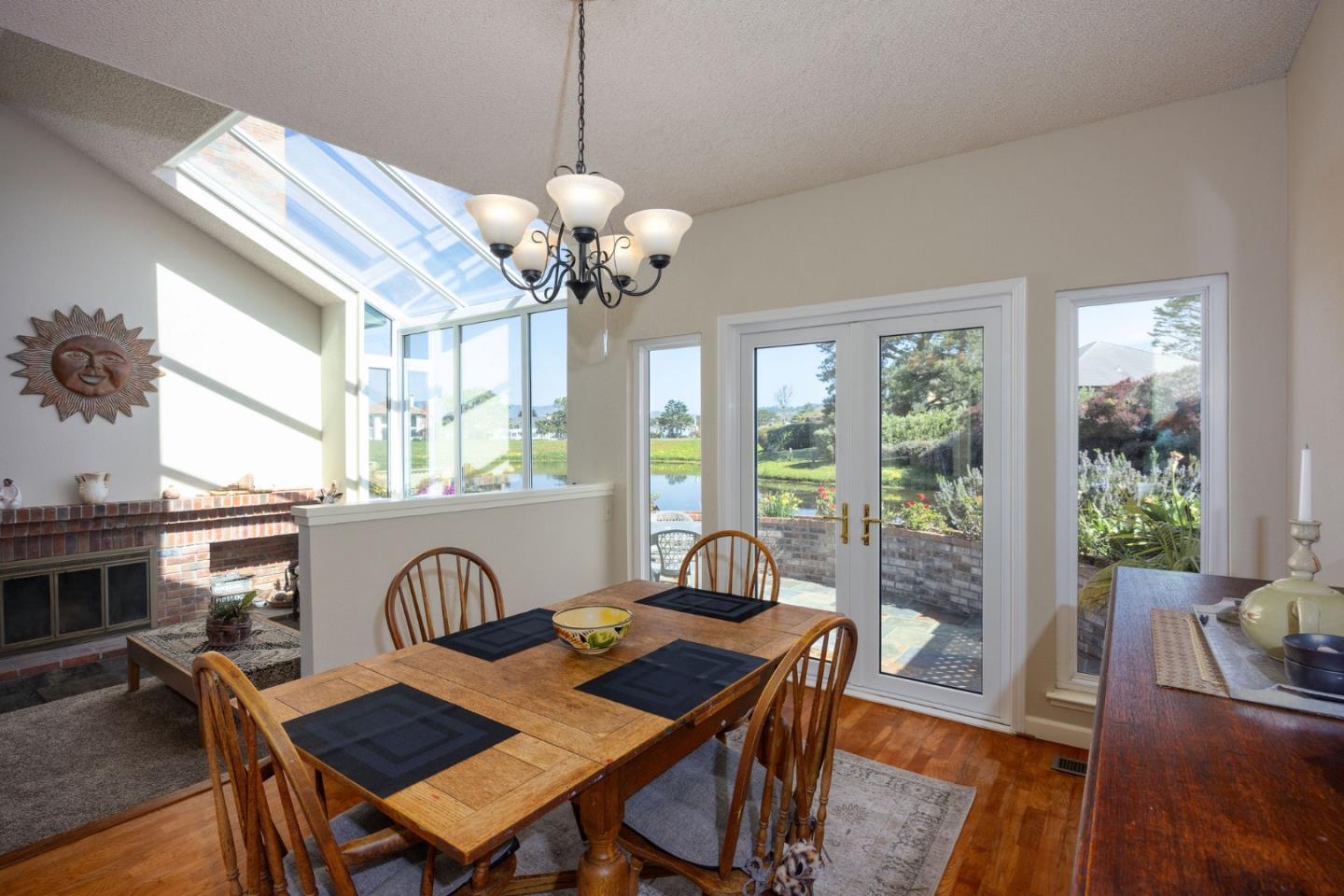 Detail Gallery Image 10 of 36 For 2309 Burning Tree Rd, Half Moon Bay,  CA 94019 - 3 Beds | 2 Baths