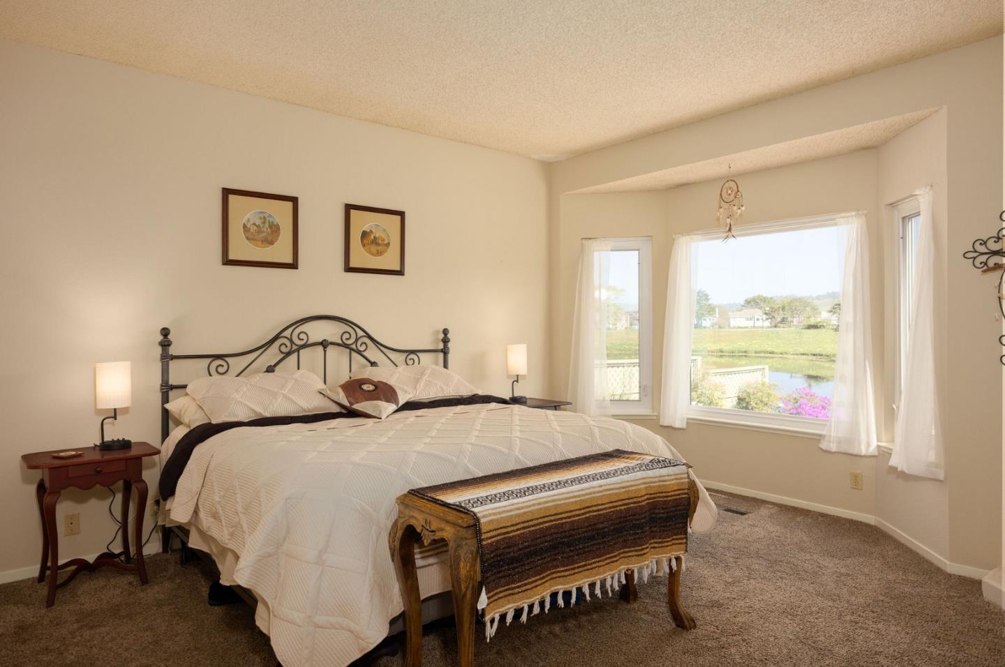 Detail Gallery Image 14 of 36 For 2309 Burning Tree Rd, Half Moon Bay,  CA 94019 - 3 Beds | 2 Baths