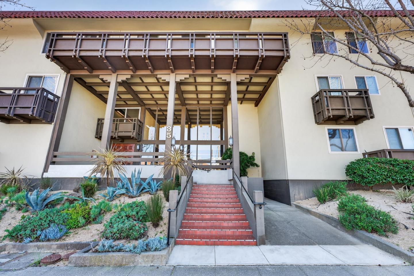 1164 Ocean Avenue, Oakland, CA, 94608