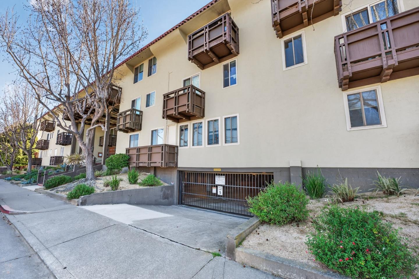 Detail Gallery Image 2 of 27 For 35 28th Ave #307,  San Mateo,  CA 94403 - 2 Beds | 2 Baths