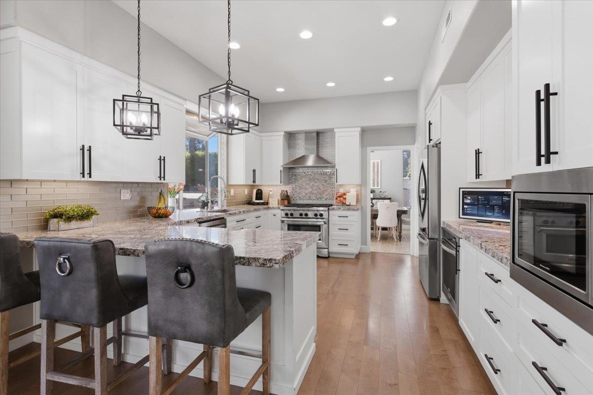 Detail Gallery Image 11 of 46 For 1506 Morning Star Dr, Morgan Hill,  CA 95037 - 5 Beds | 3/1 Baths