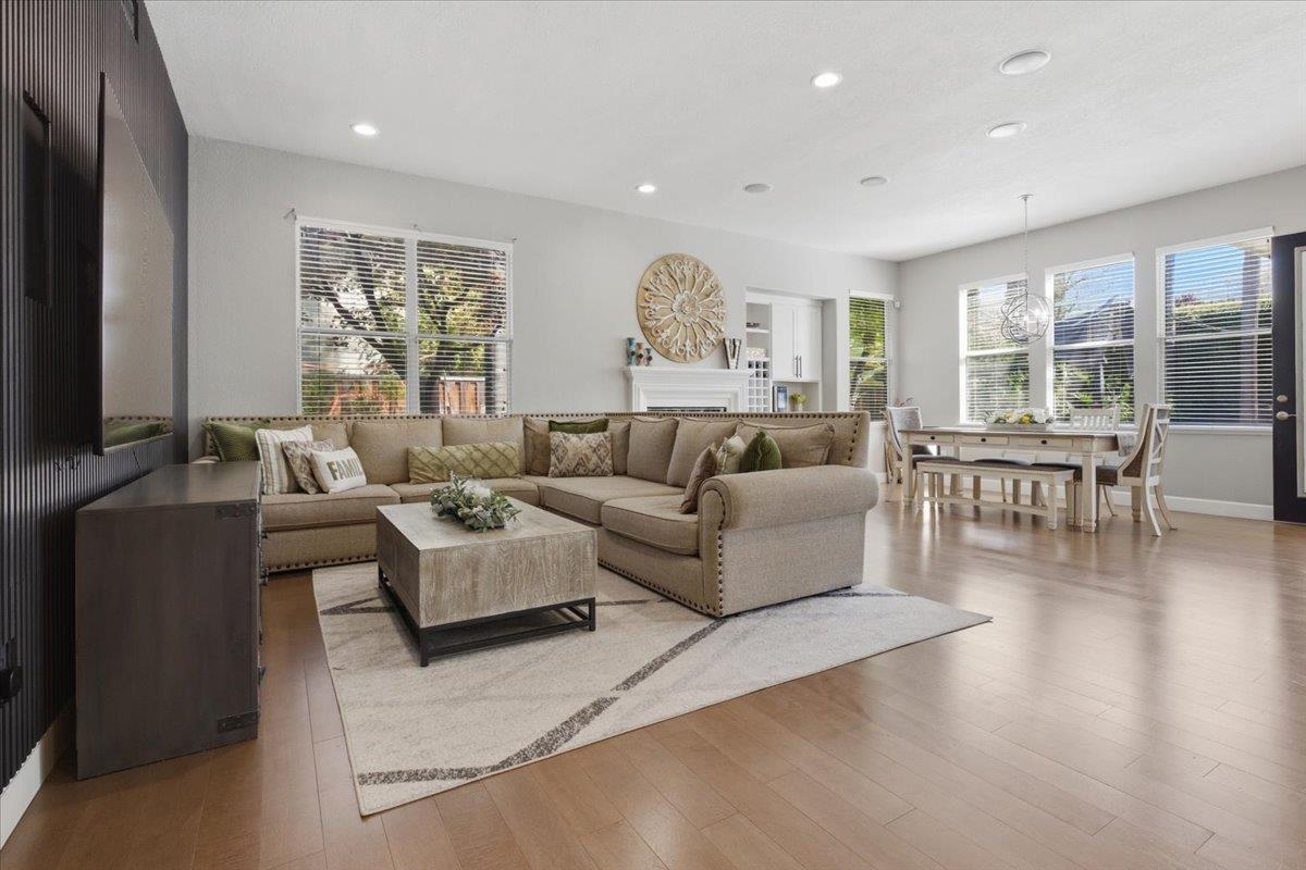 Detail Gallery Image 16 of 46 For 1506 Morning Star Dr, Morgan Hill,  CA 95037 - 5 Beds | 3/1 Baths