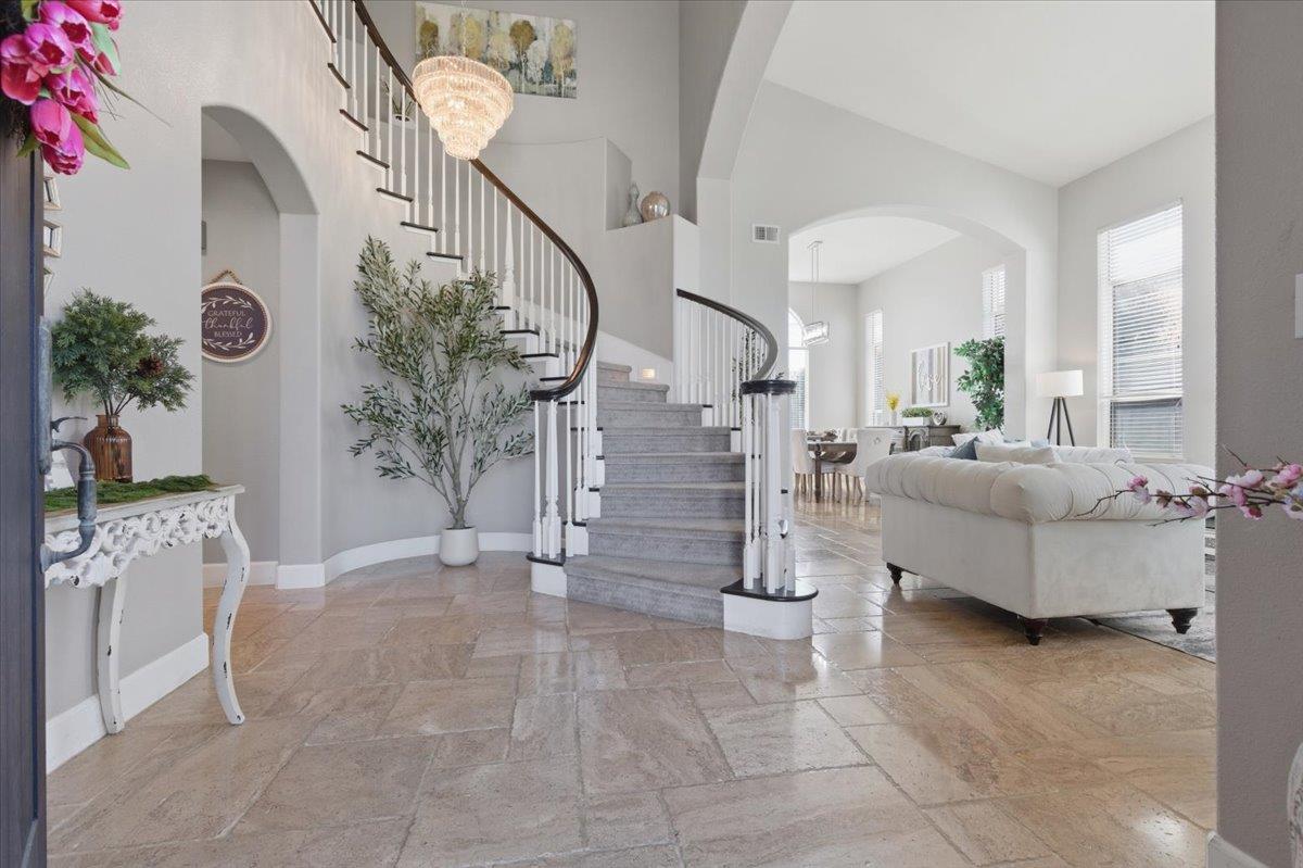 Detail Gallery Image 5 of 46 For 1506 Morning Star Dr, Morgan Hill,  CA 95037 - 5 Beds | 3/1 Baths