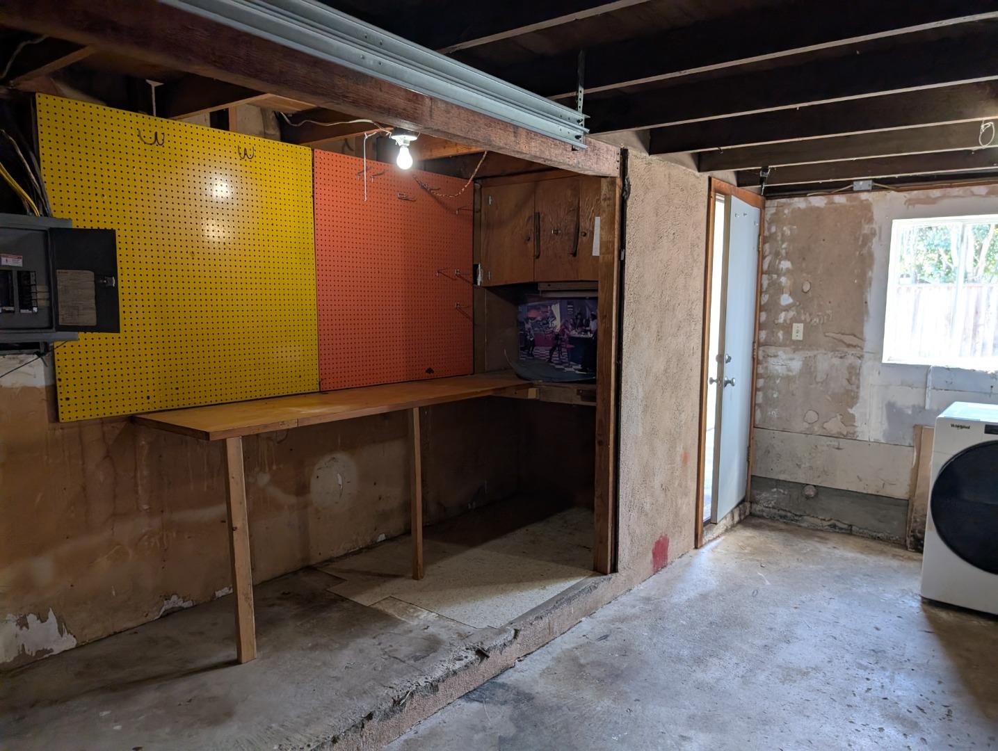 Detail Gallery Image 11 of 18 For 631 Almar Ave, Santa Cruz,  CA 95060 - 3 Beds | 2 Baths