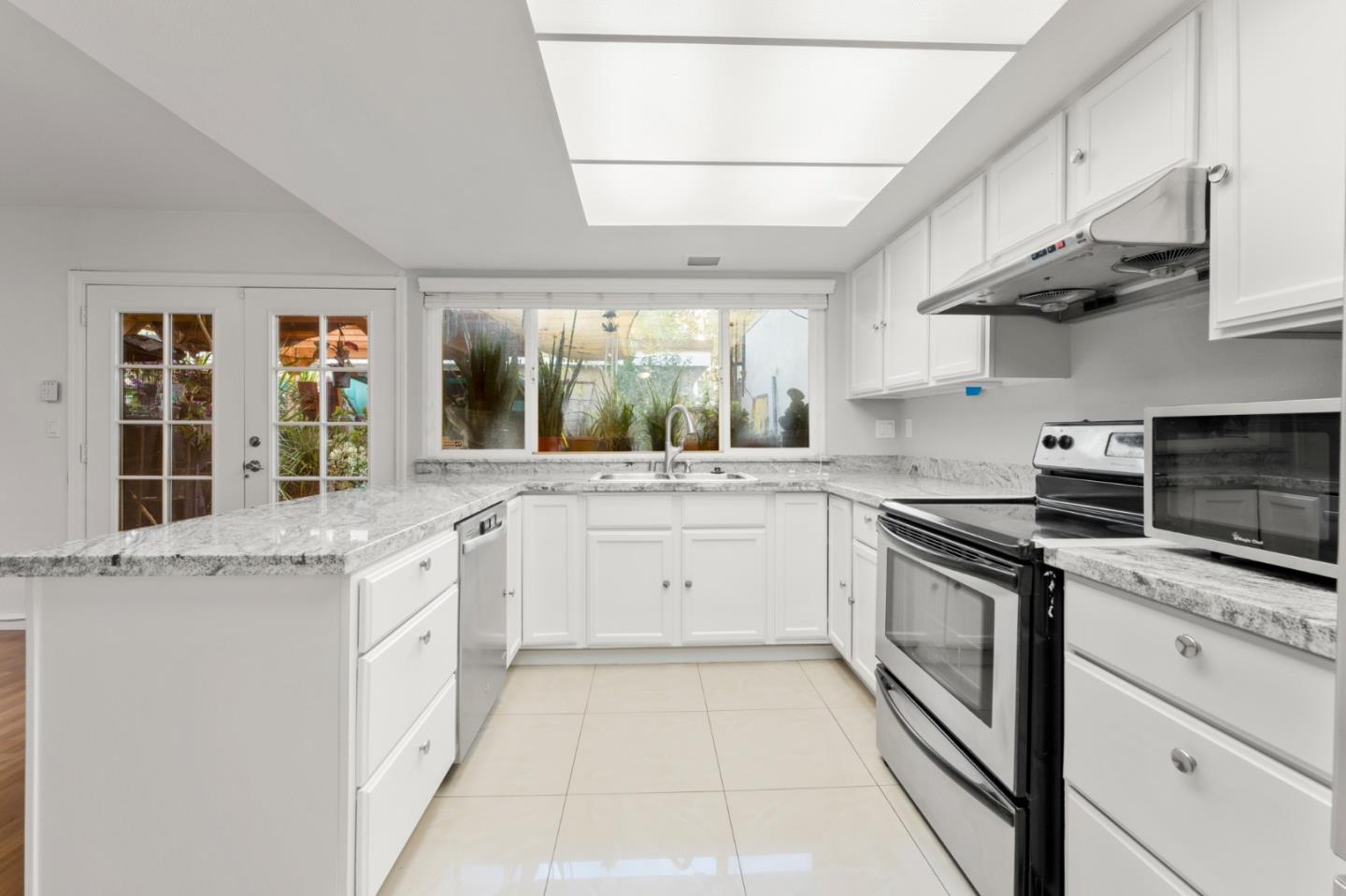 Detail Gallery Image 13 of 56 For 7108 Coral Gables Cir, San Jose,  CA 95139 - 4 Beds | 3 Baths