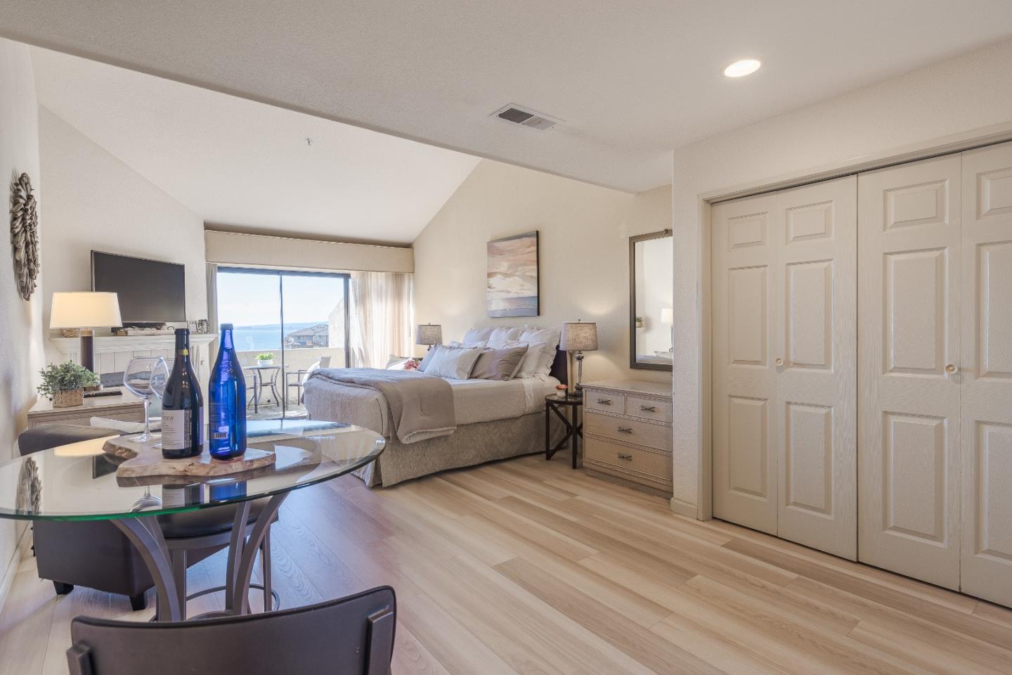 Detail Gallery Image 2 of 27 For 302 Seascape Resort Dr, Aptos,  CA 95003 - 1 Beds | 1 Baths