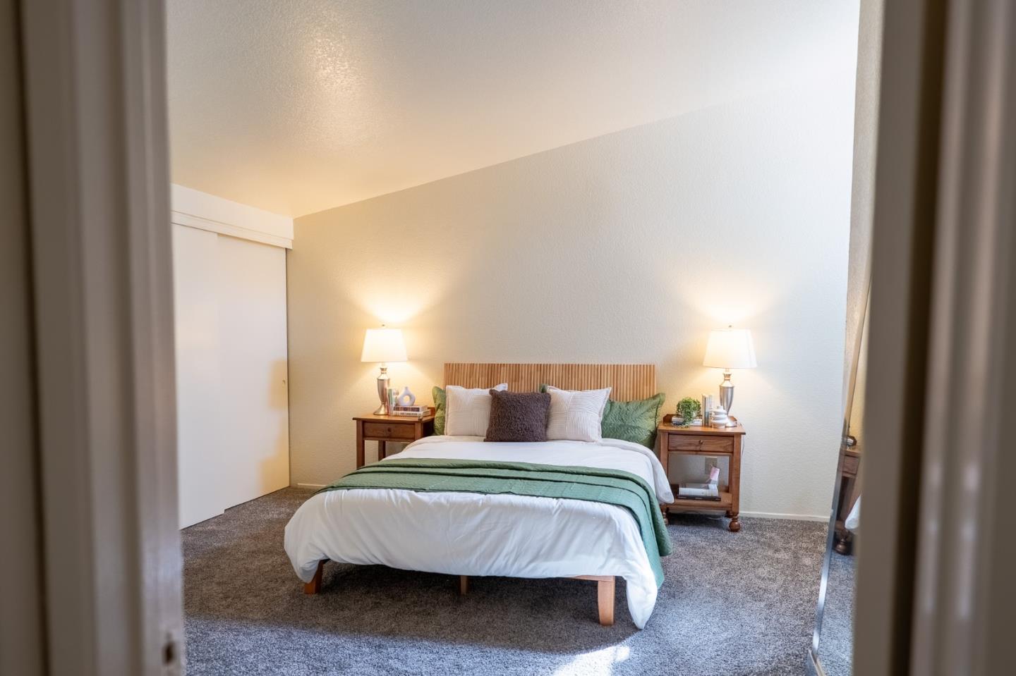 Detail Gallery Image 13 of 26 For 1002 Forest Run, Hercules,  CA 94547 - 2 Beds | 2 Baths