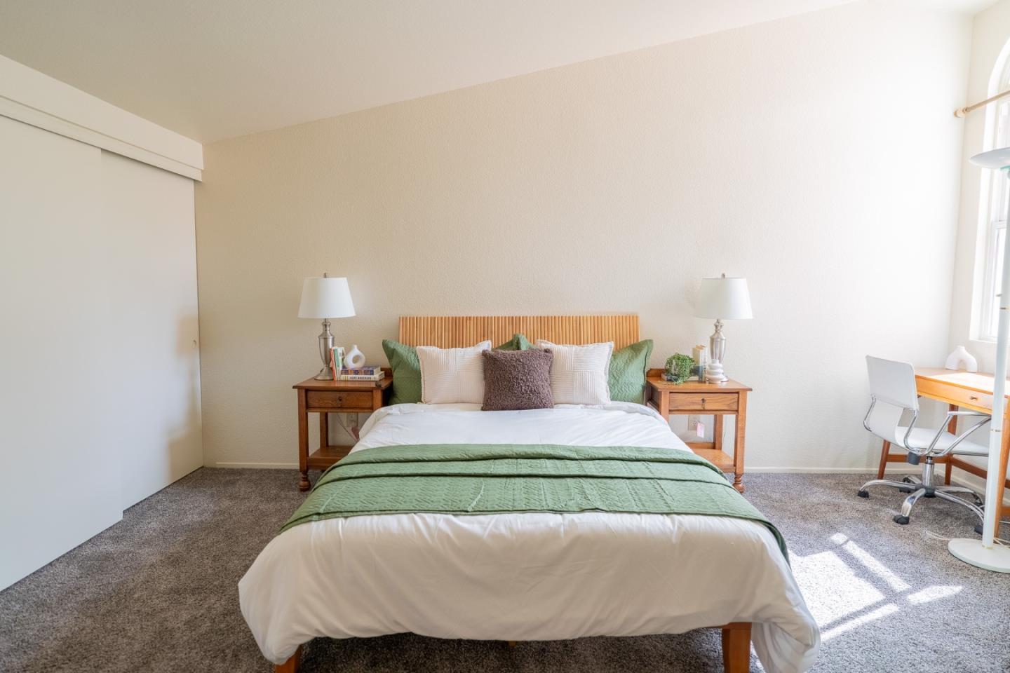 Detail Gallery Image 14 of 26 For 1002 Forest Run, Hercules,  CA 94547 - 2 Beds | 2 Baths