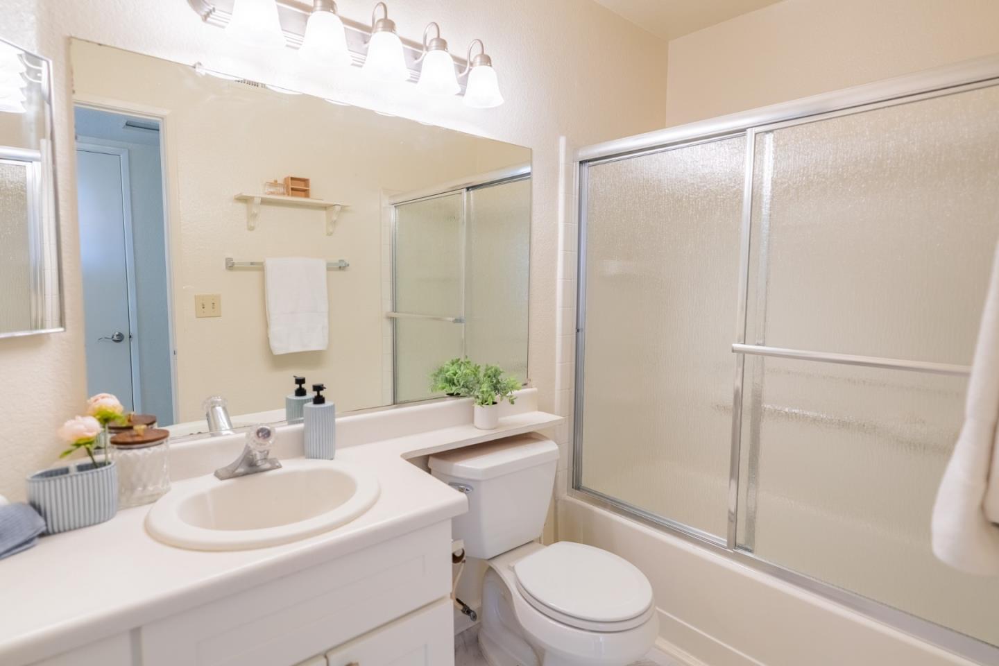 Detail Gallery Image 20 of 26 For 1002 Forest Run, Hercules,  CA 94547 - 2 Beds | 2 Baths