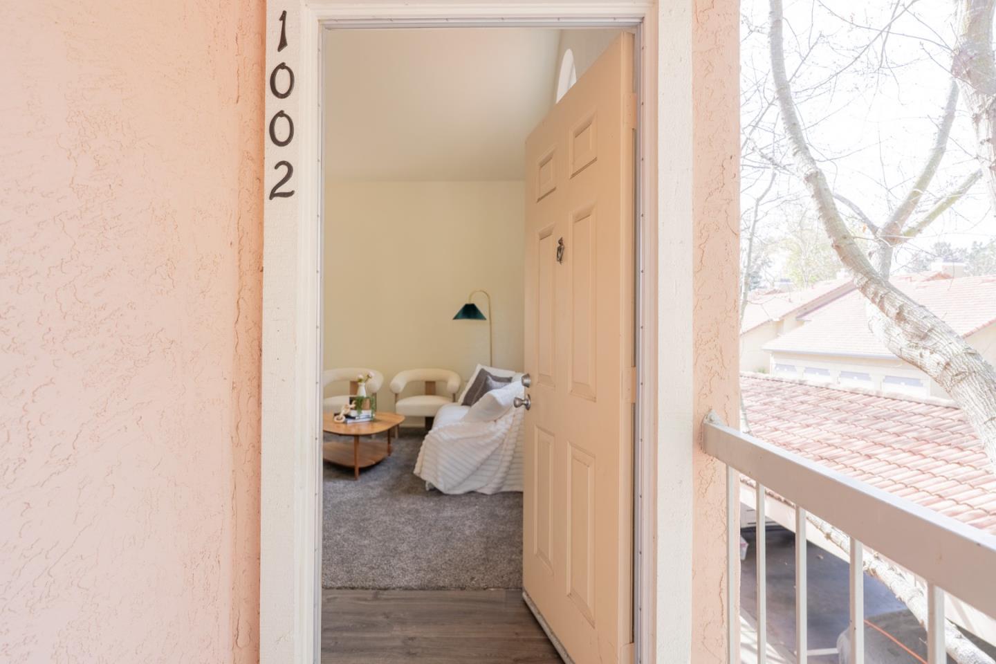 Detail Gallery Image 4 of 26 For 1002 Forest Run, Hercules,  CA 94547 - 2 Beds | 2 Baths