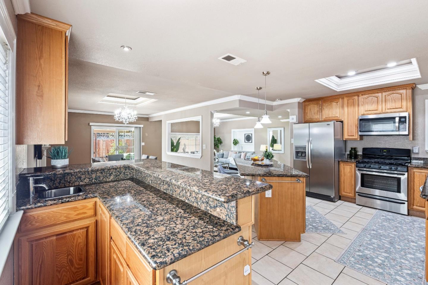 Detail Gallery Image 15 of 43 For 2698 Kendrick Cir, San Jose,  CA 95121 - 3 Beds | 2 Baths