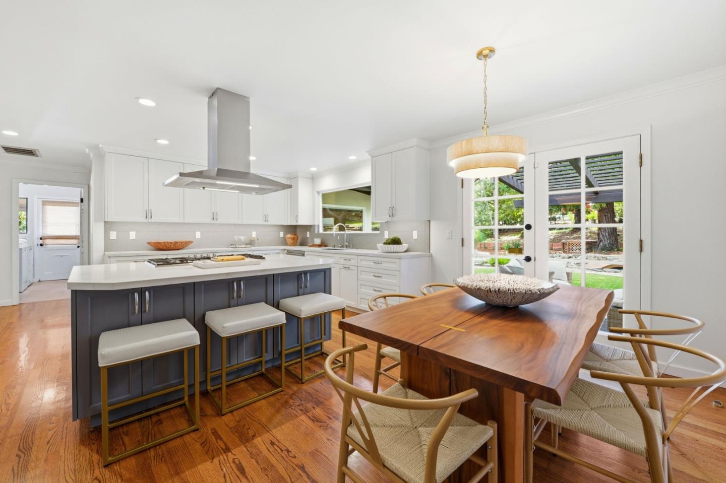 Detail Gallery Image 11 of 29 For 3089 Country Club Ct, Palo Alto,  CA 94304 - 4 Beds | 3 Baths