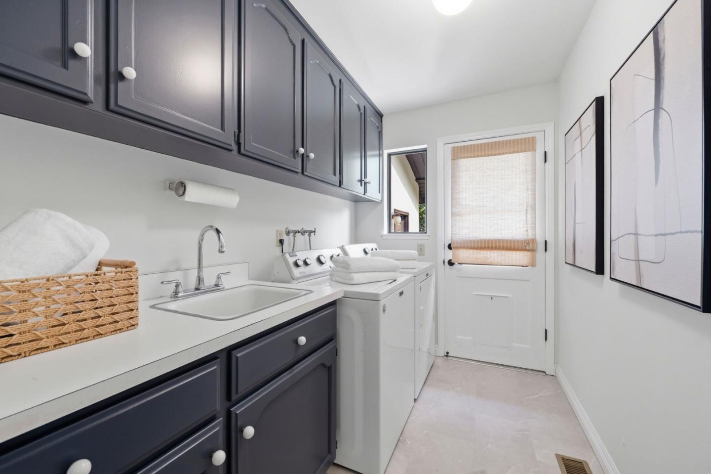 Detail Gallery Image 17 of 29 For 3089 Country Club Ct, Palo Alto,  CA 94304 - 4 Beds | 3 Baths