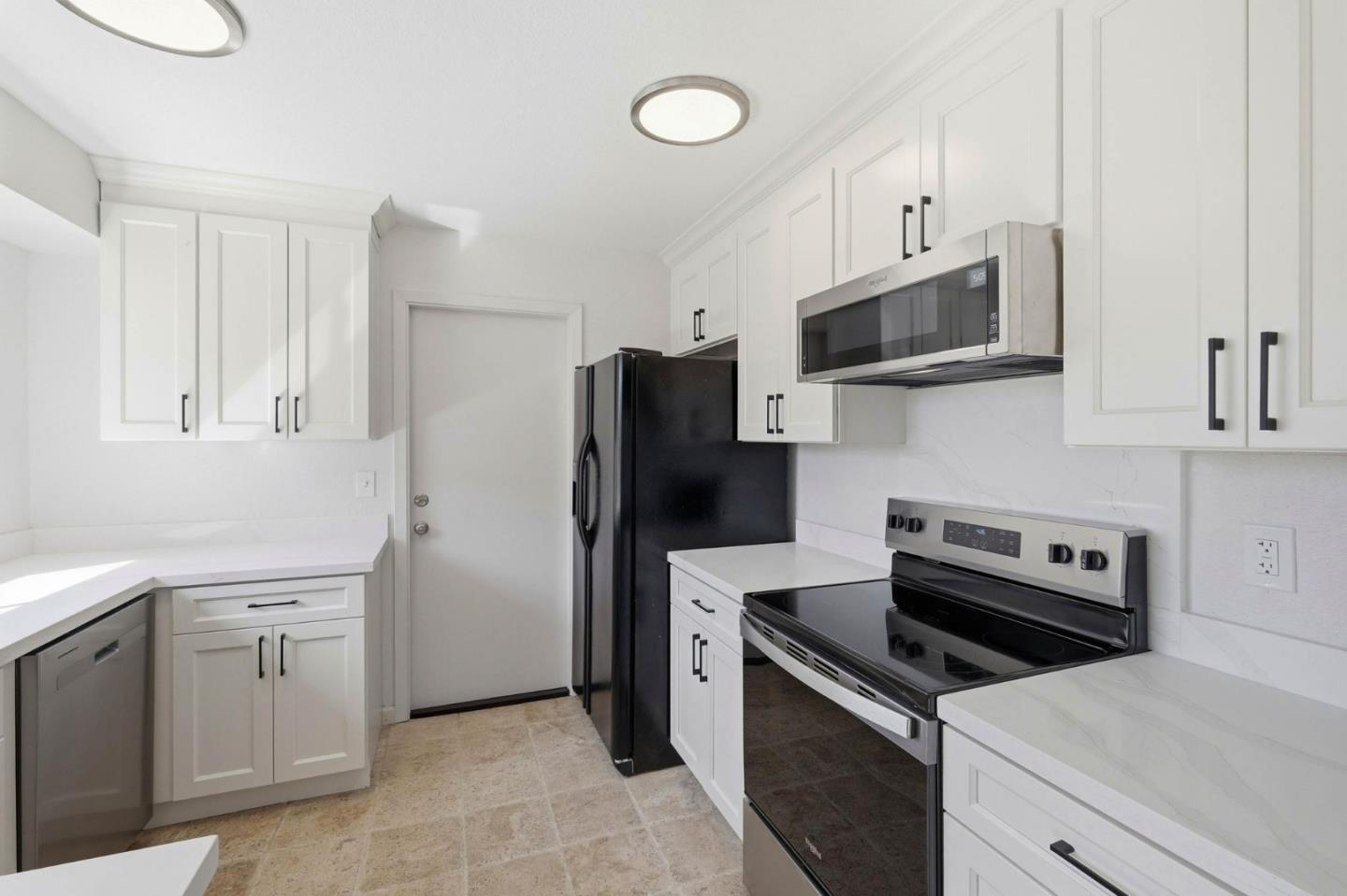 Detail Gallery Image 13 of 38 For 2022 Bob White Ln, Santa Cruz,  CA 95065 - 2 Beds | 2/1 Baths