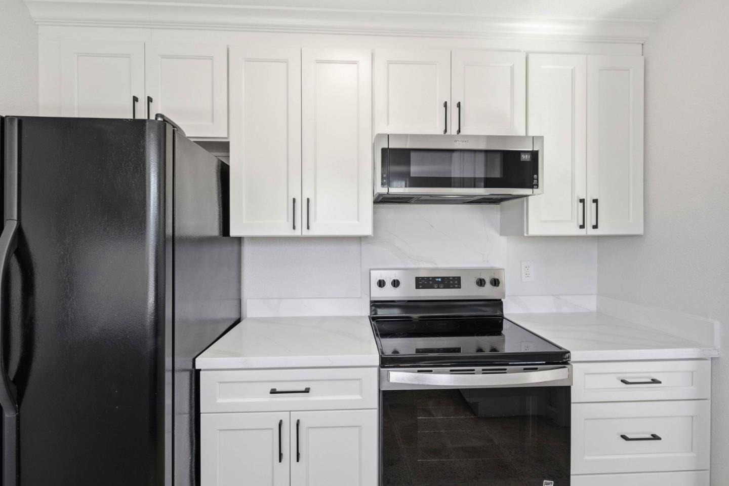 Detail Gallery Image 2 of 38 For 2022 Bob White Ln, Santa Cruz,  CA 95065 - 2 Beds | 2/1 Baths