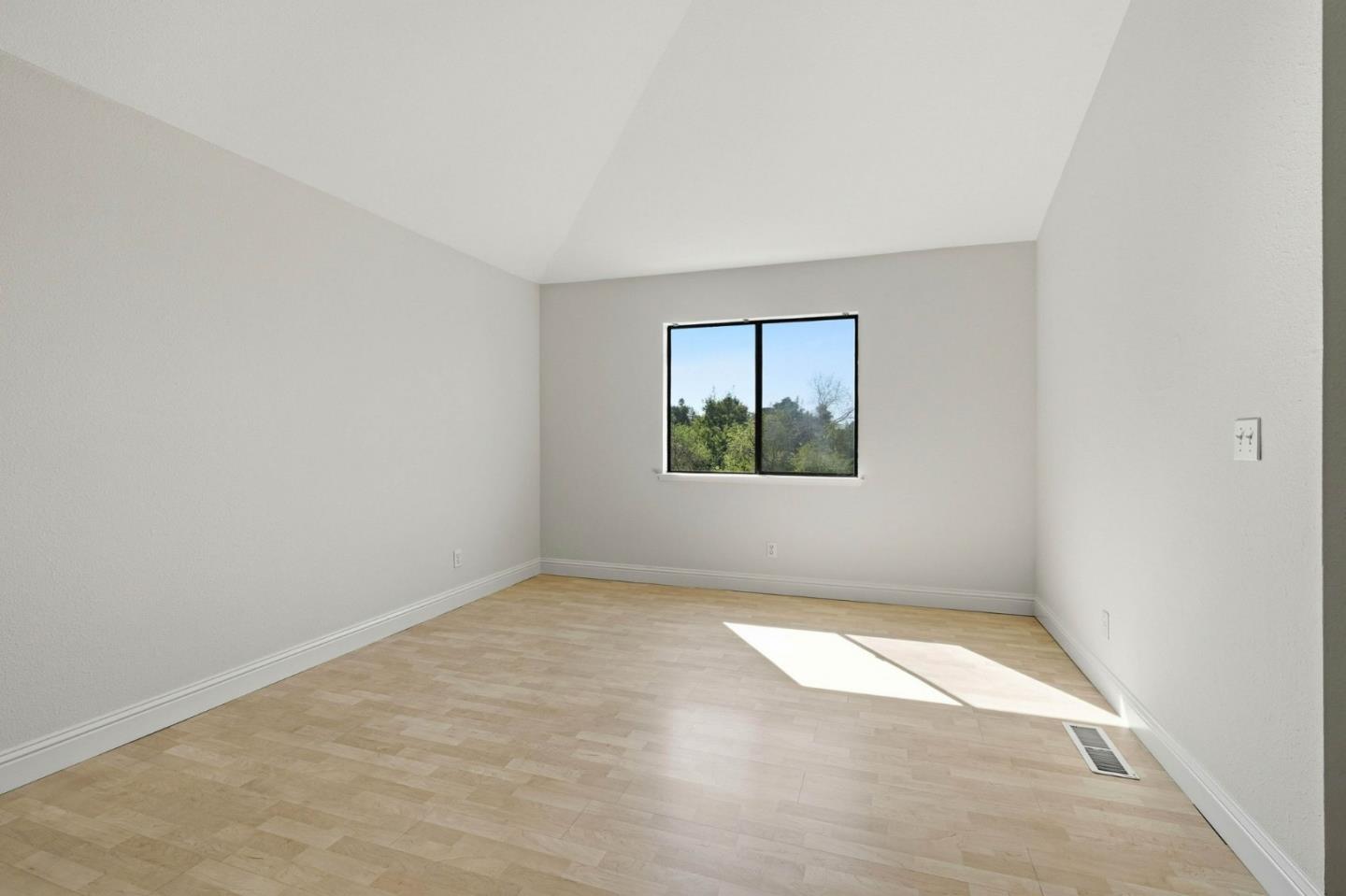 Detail Gallery Image 29 of 38 For 2022 Bob White Ln, Santa Cruz,  CA 95065 - 2 Beds | 2/1 Baths