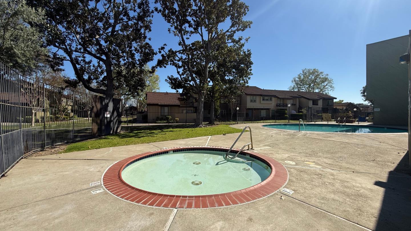 Detail Gallery Image 28 of 33 For 2381 Lava Dr, San Jose,  CA 95133 - 2 Beds | 1/1 Baths