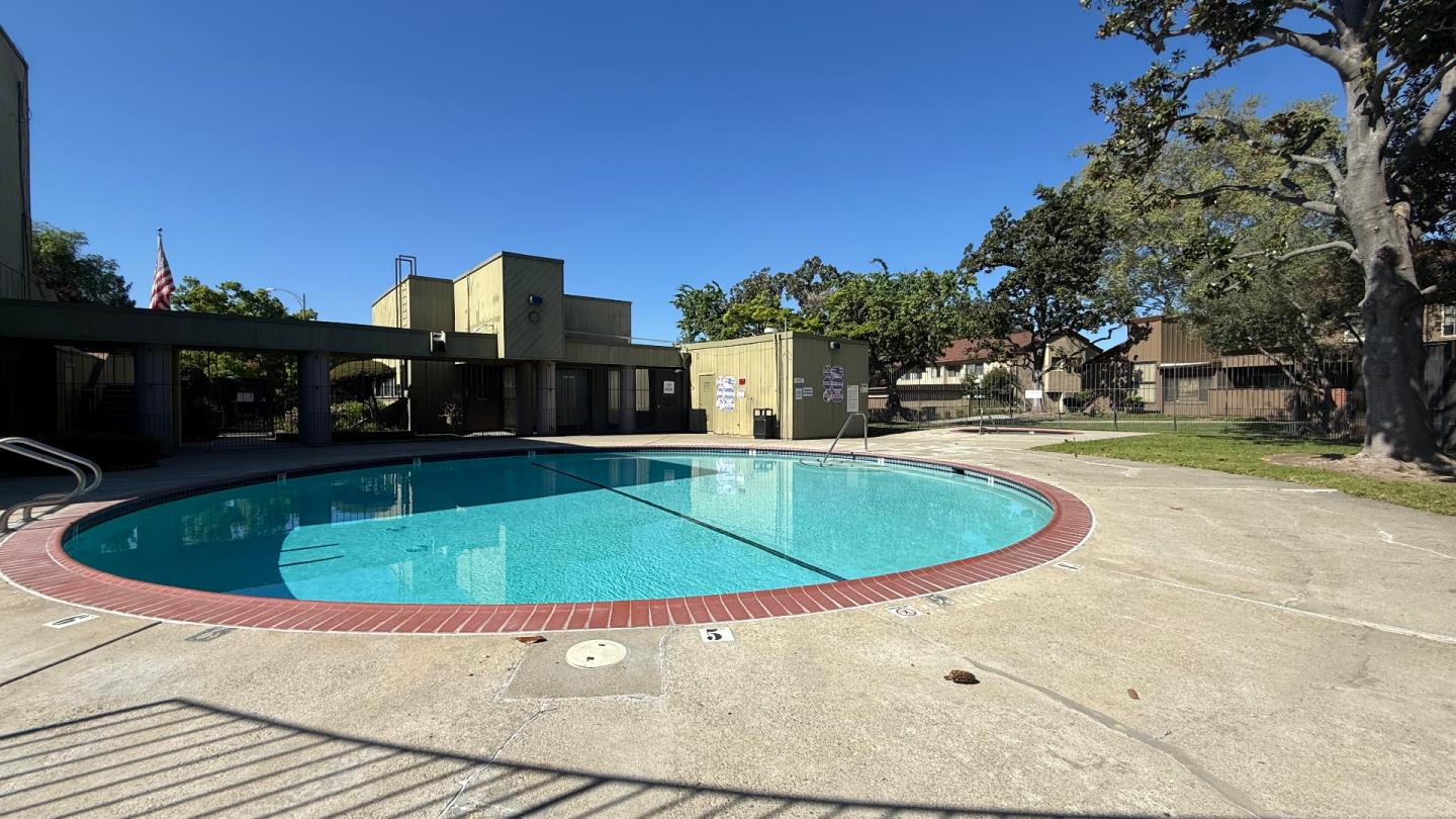 Detail Gallery Image 30 of 33 For 2381 Lava Dr, San Jose,  CA 95133 - 2 Beds | 1/1 Baths