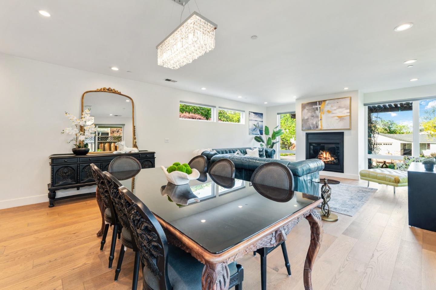 Detail Gallery Image 16 of 112 For 16 Hillview Ave, Redwood City,  CA 94062 - 4 Beds | 3/1 Baths