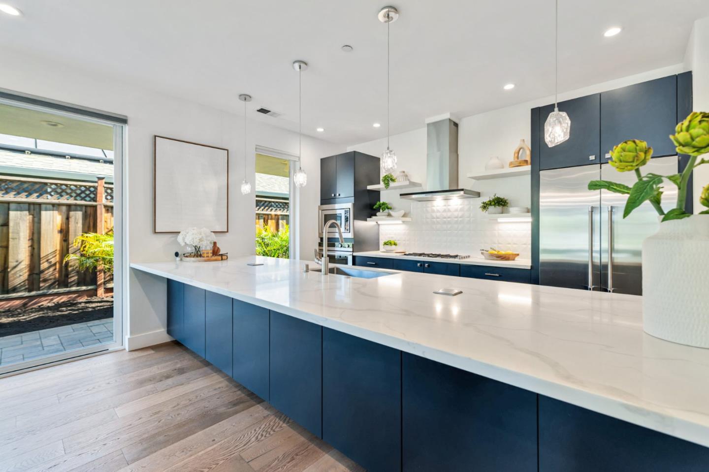 Detail Gallery Image 18 of 112 For 16 Hillview Ave, Redwood City,  CA 94062 - 4 Beds | 3/1 Baths